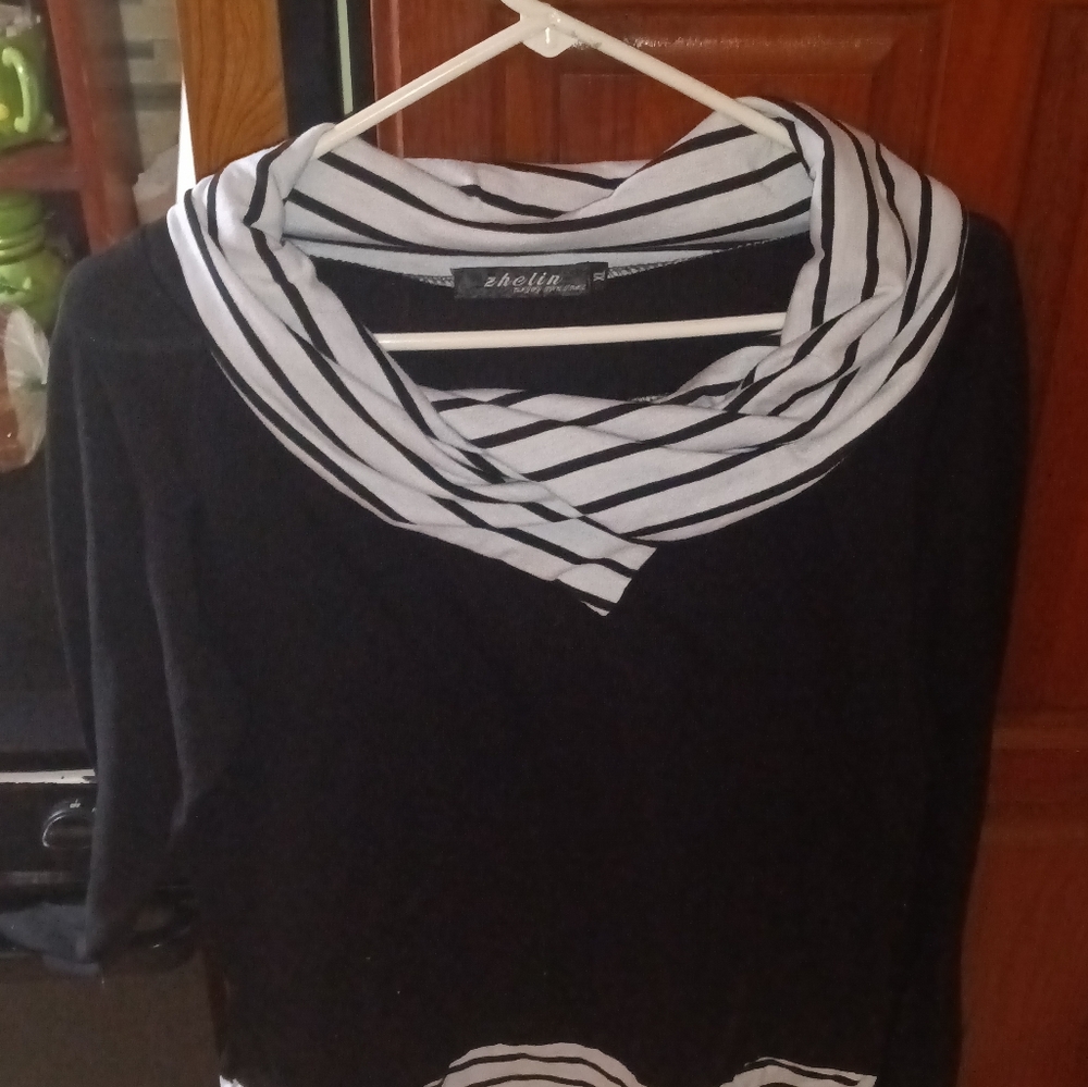 Zhelin. Black long sleeve with similar turtle neck shirt black and white xl